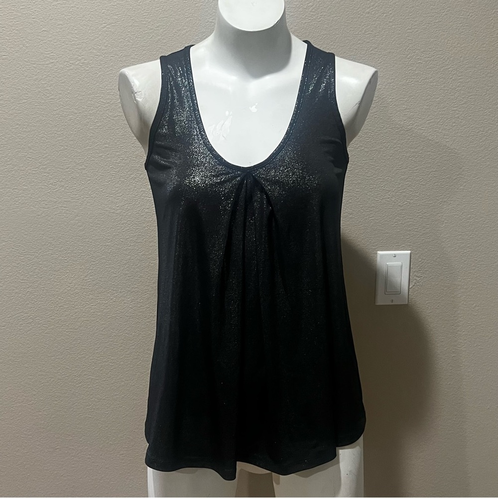 One star shiny black sleeveless blouse